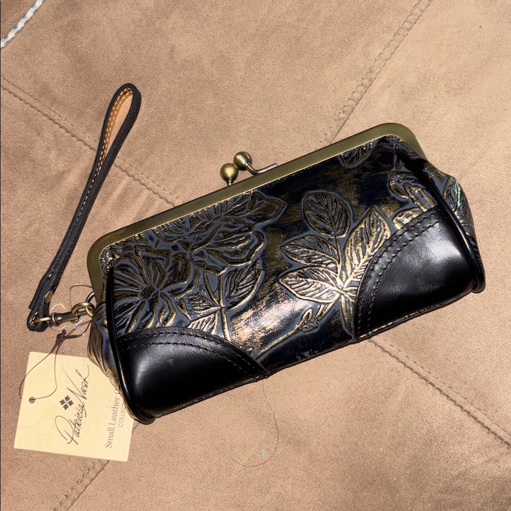 Patricia Nash Renna Wristlet – Black Bark Leaves NWT